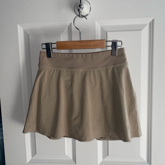 Lululemon Lightweight High-Rise Tennis Skirt
Sheer Oak 2025 W8AK7S Luxtreme Sz 4 - Picture 2 of 8